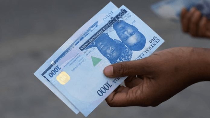 Naira, FX Reserves Fall Ahead of $500m Domestic Bond Sales