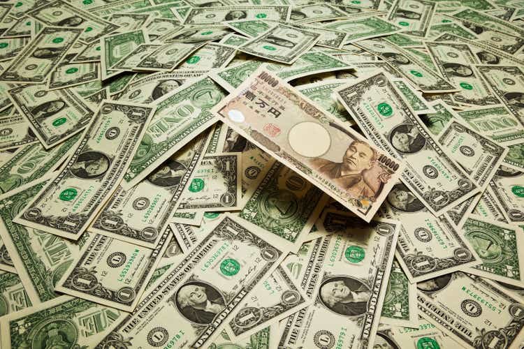 japan yen on the US dollar banknotes