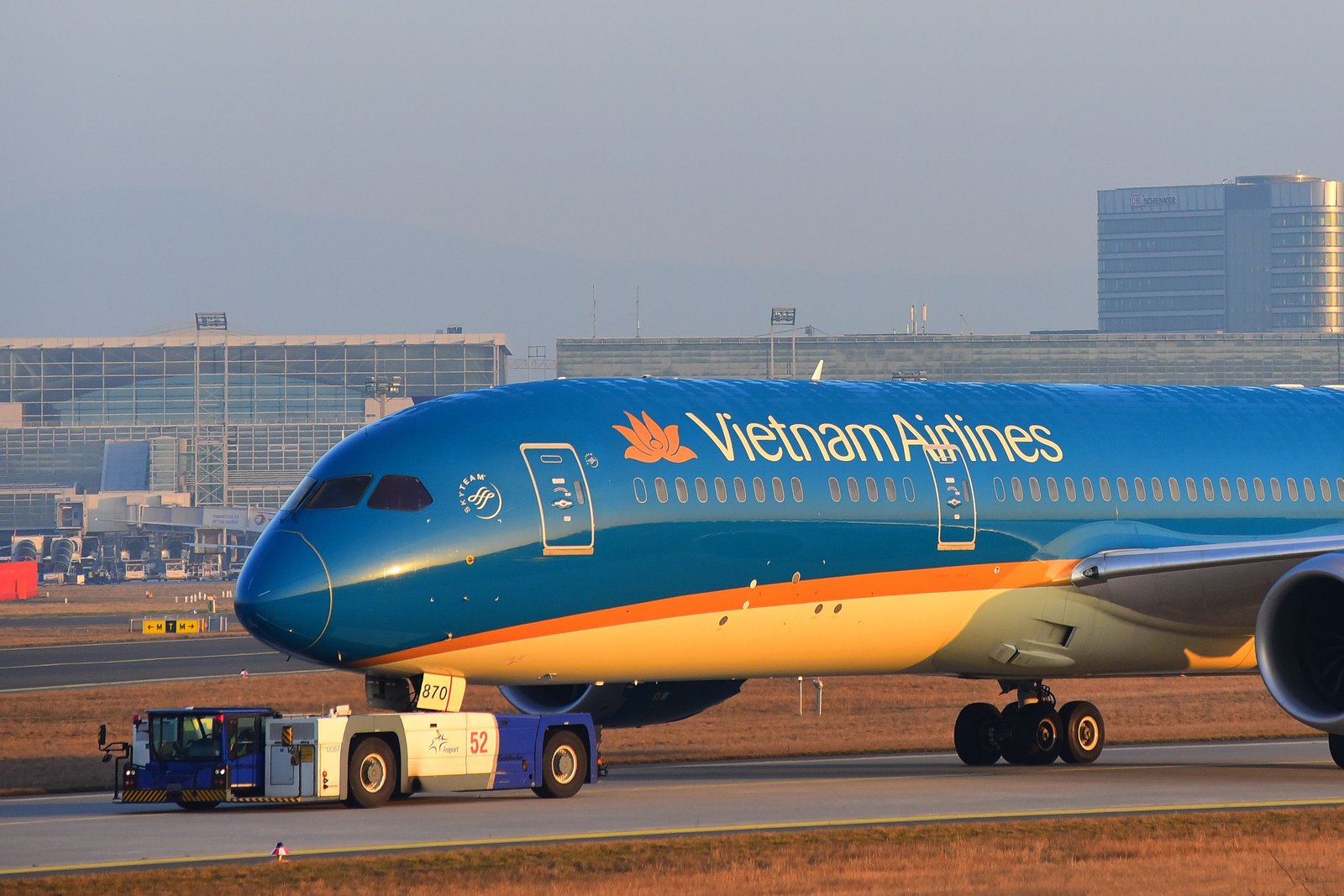 Vietnam Airlines Boeing 787 being tugged at FRA shutterstock_607435832